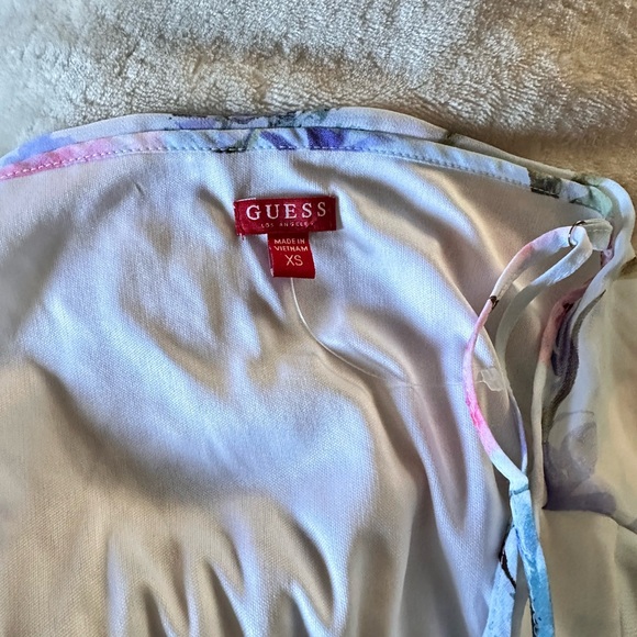 Brand new Guess Dress. - Picture 3 of 3